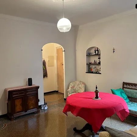 Center Foce - 18 Homestay Genoa